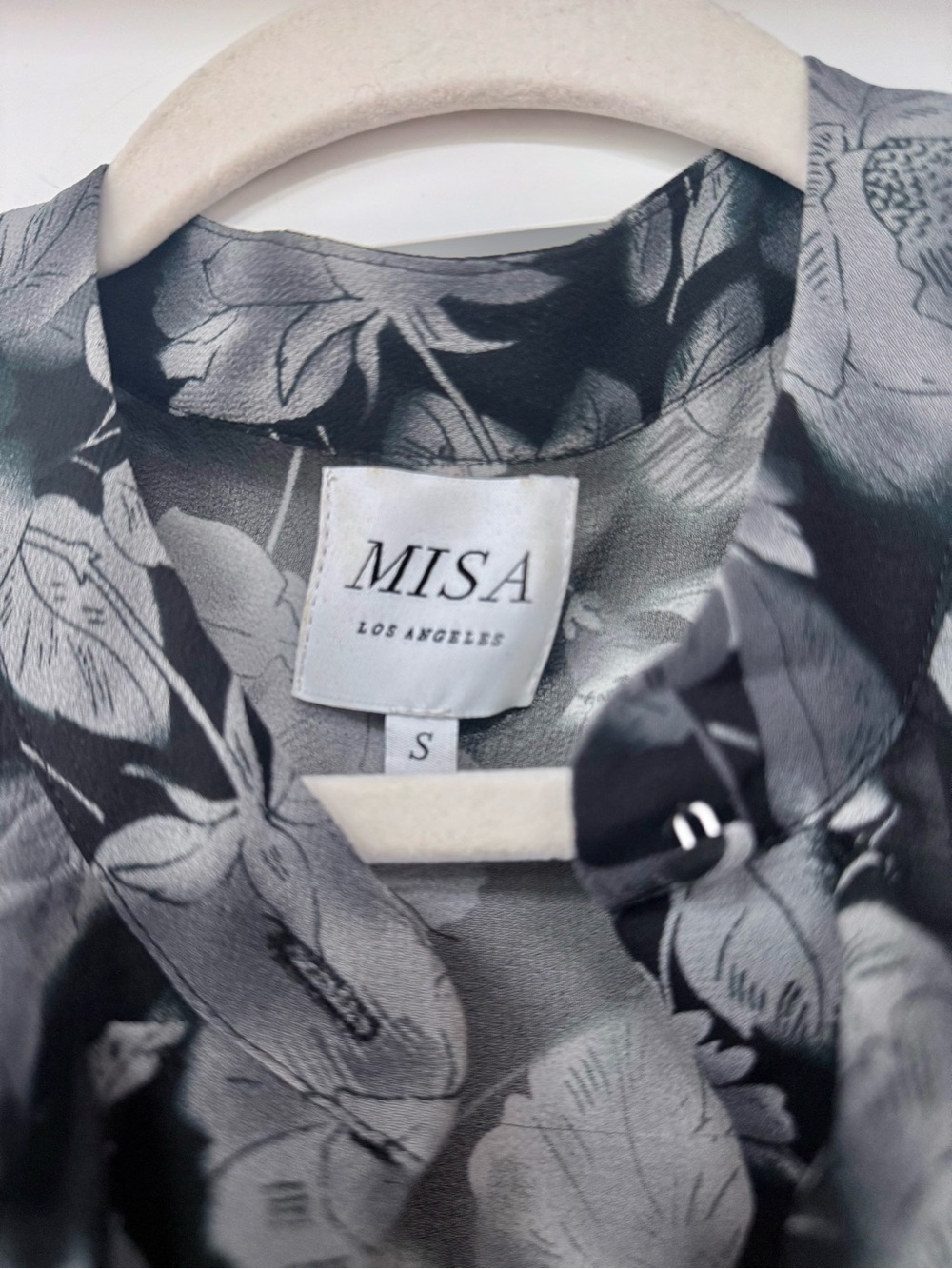 Misa Los Angeles Black & Gray Floral Tiered Long-Sleeve Midi Dress - Picture 5 of 5